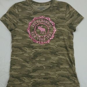 Abercrombie Kids Girls Camo Shirt 13/14 pink